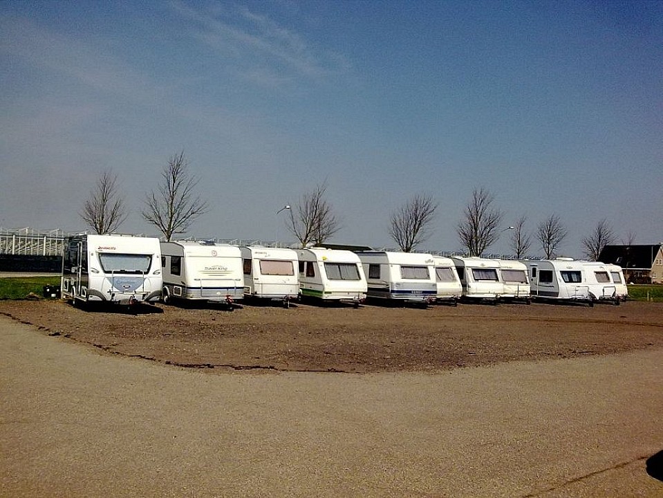 Almeerse Caravanstalling foto 3