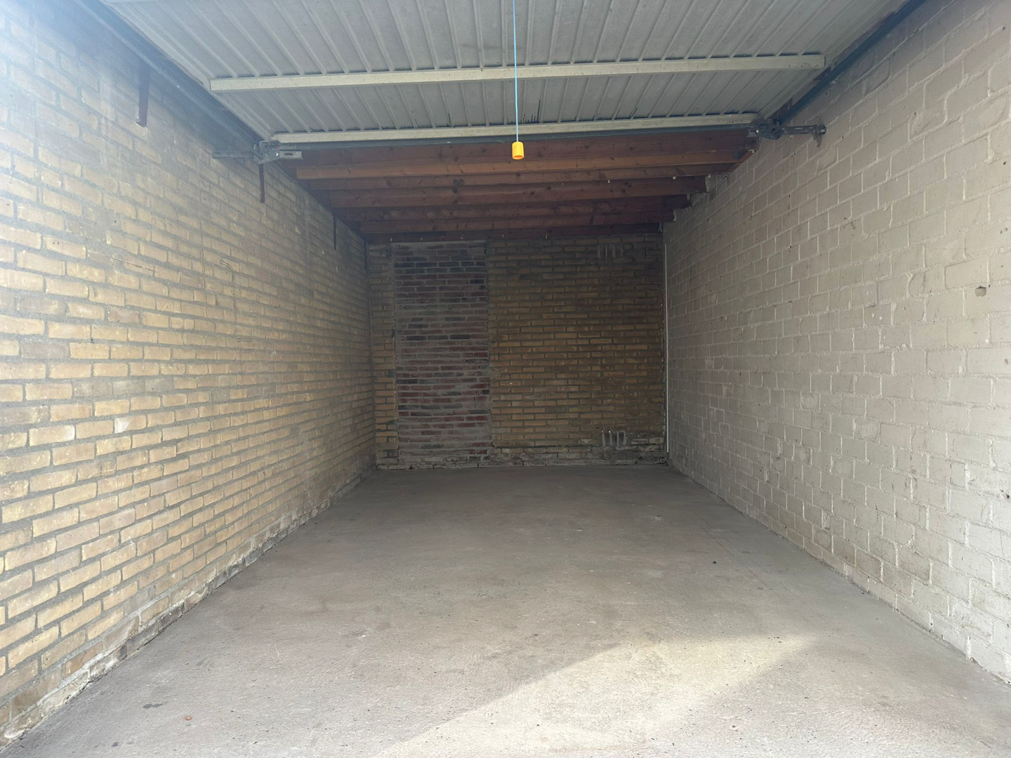 Aalsburg 1811 G06 — Wijchen — Garagebox huren