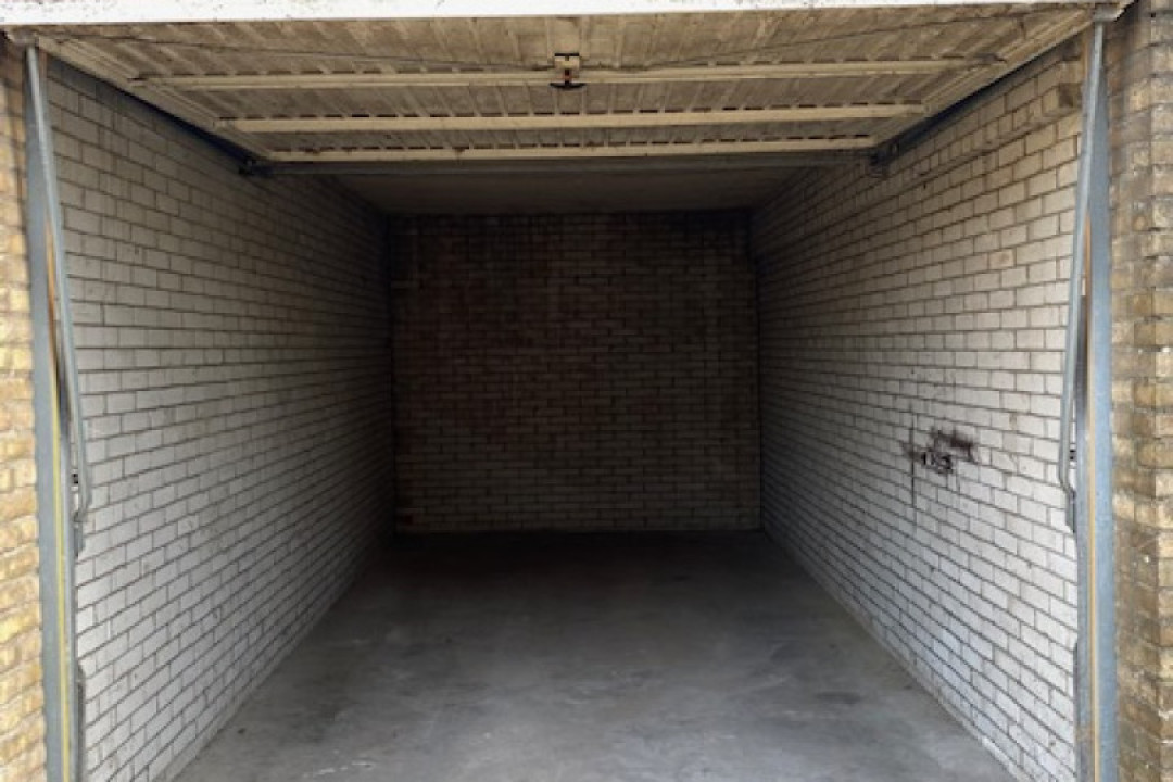 Elsa Brändströmstraat 1 — Haarlem — Garagebox huren