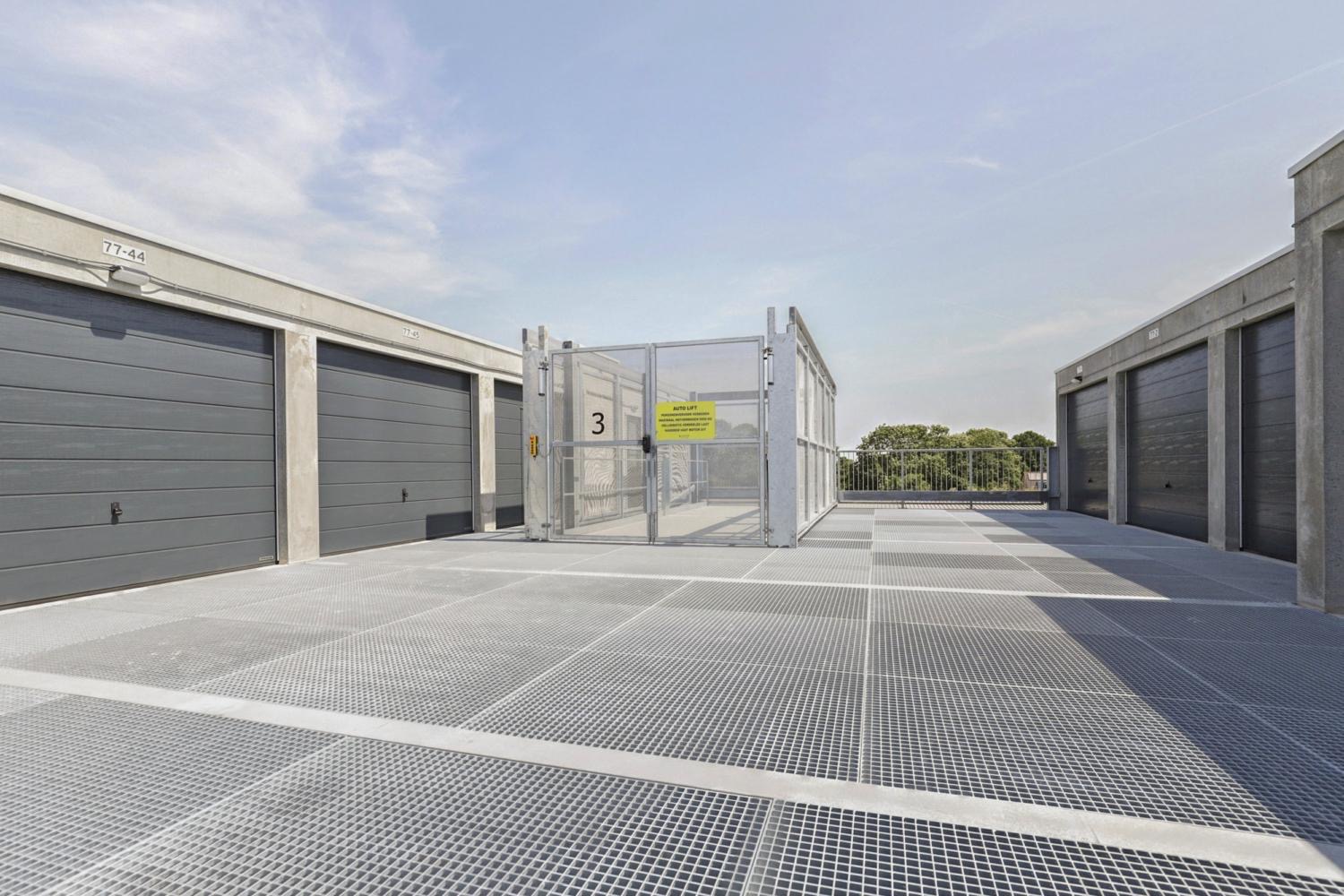 Kabelweg 25 — Roelofarendsveen — Garagebox huren