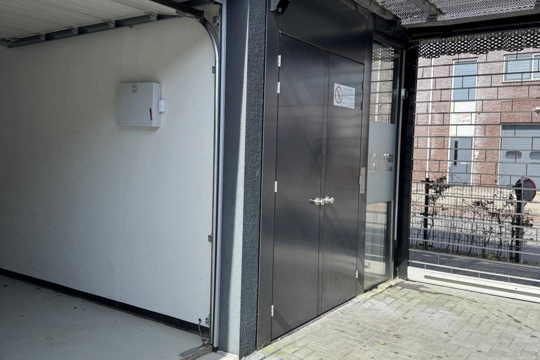 Binnendelta 12-25 — Blaricum — Garagebox huren