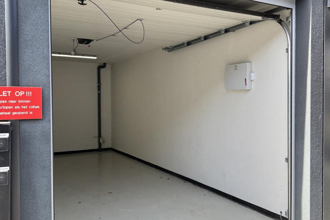 Binnendelta 12-25 — Blaricum — Garagebox huren
