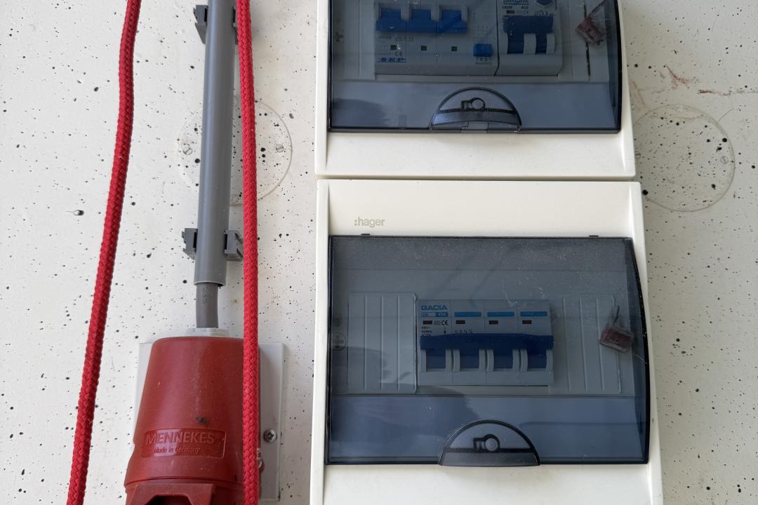 Binnendelta 12-25 — Blaricum — Garagebox huren