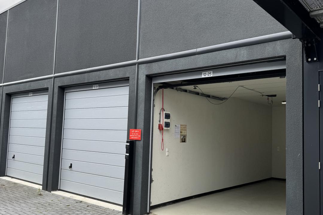Binnendelta 12-25 — Blaricum — Garagebox huren