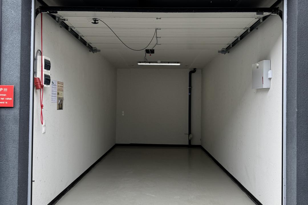 Binnendelta 12-25 — Blaricum — Garagebox huren