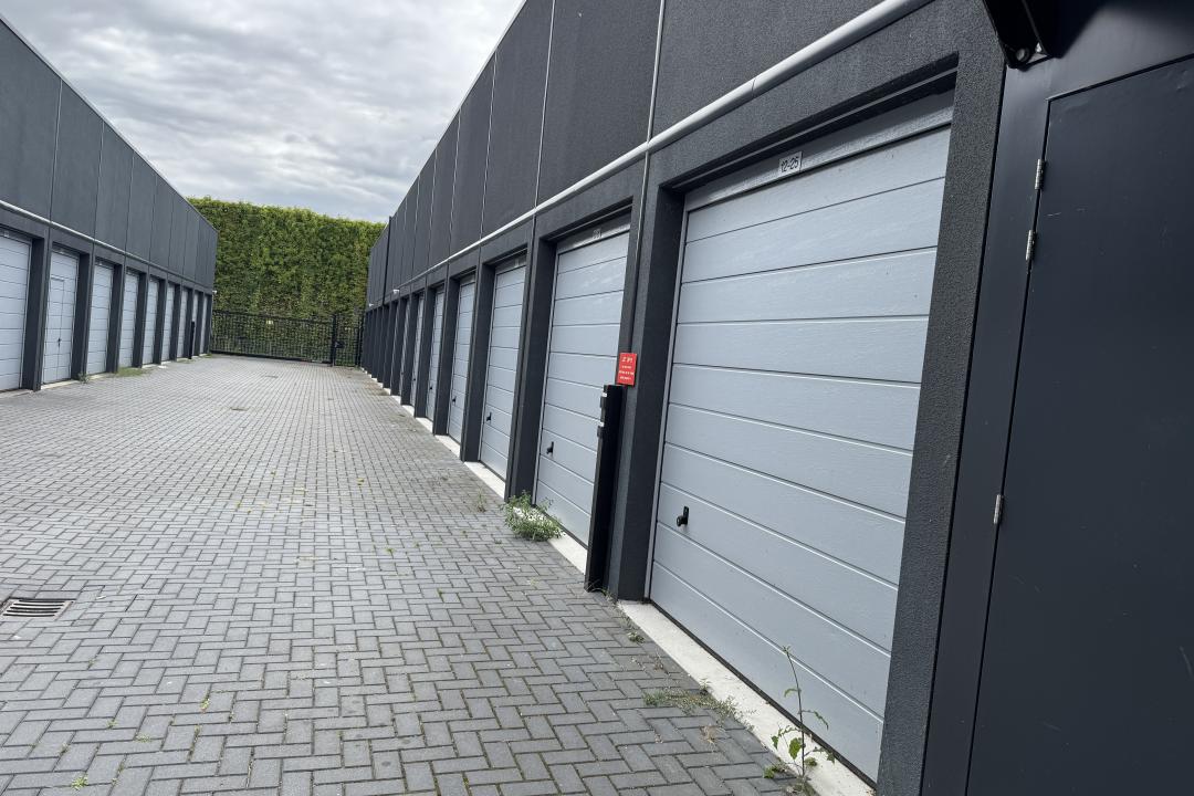 Binnendelta 12-25 — Blaricum — Garagebox huren