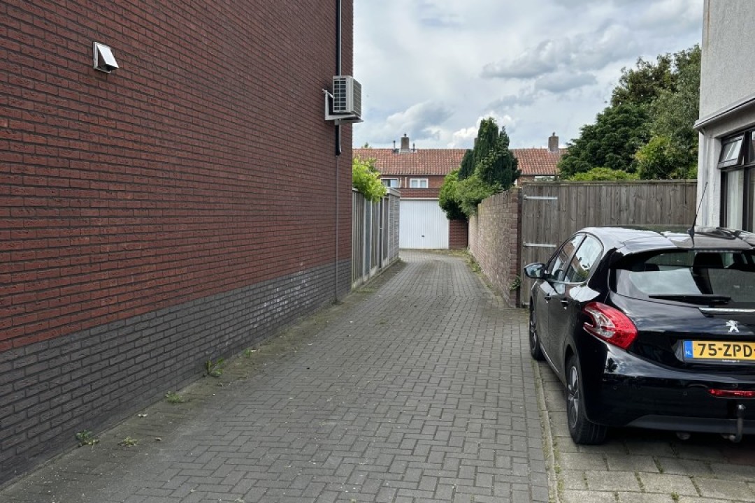 Twekkelerweg 204 — Hengelo (O) — Garagebox huren