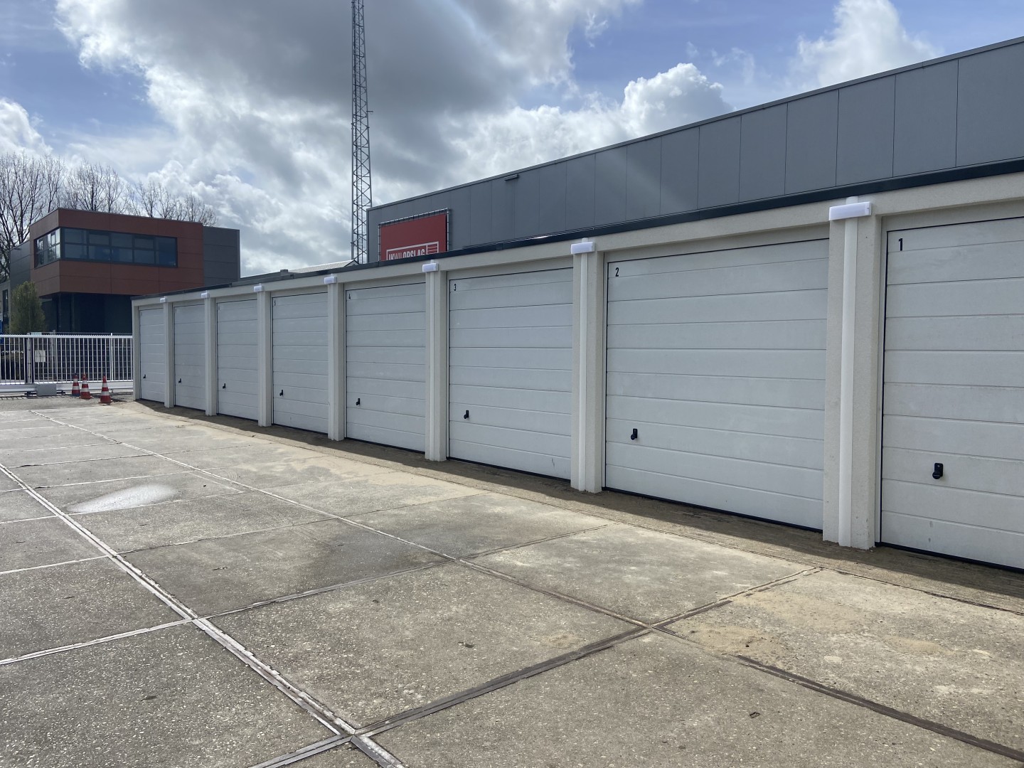 Industrieweg 33 — Nieuwkoop — Garagebox huren
