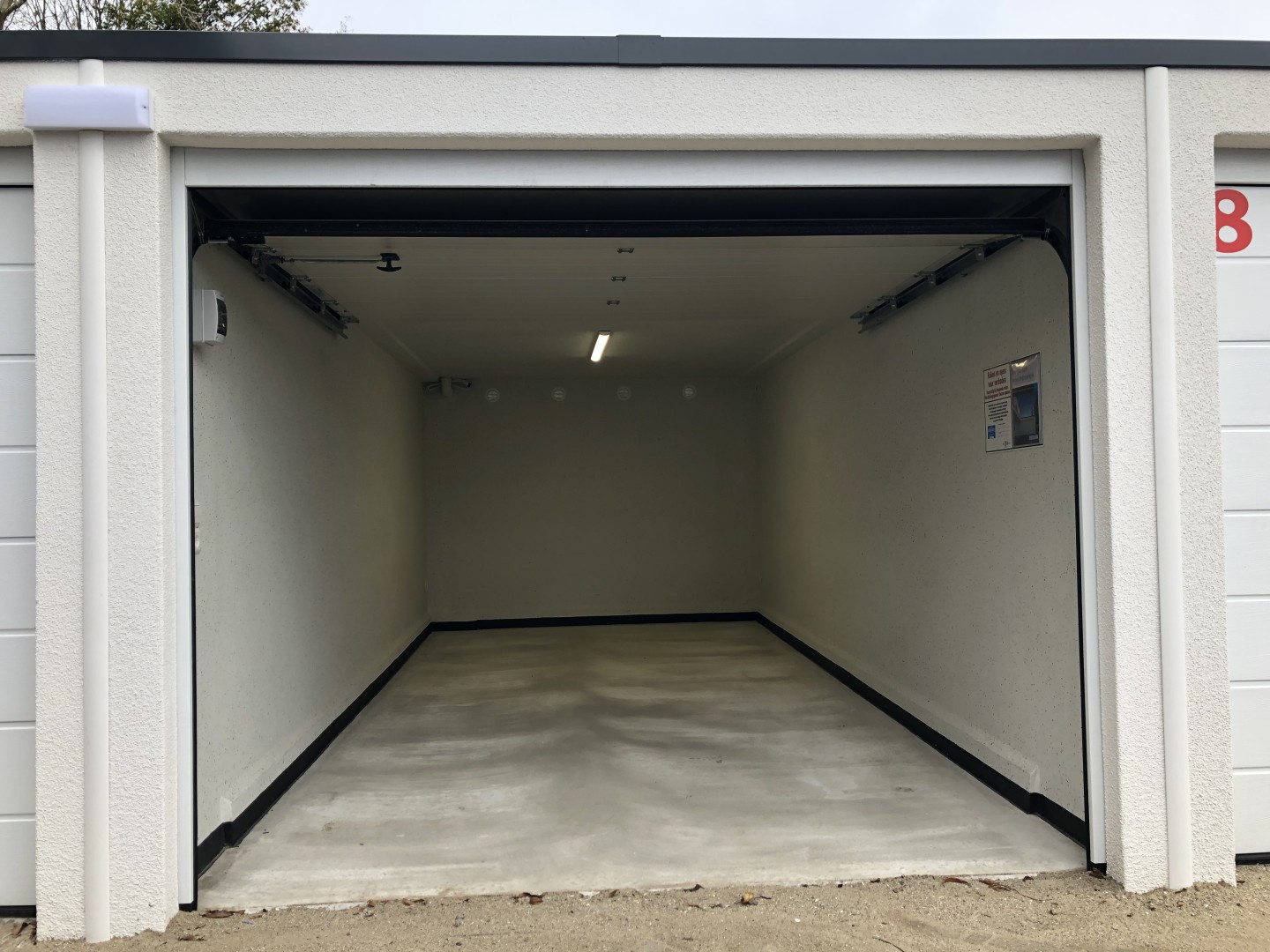 Industrieweg 33 — Nieuwkoop — Garagebox huren