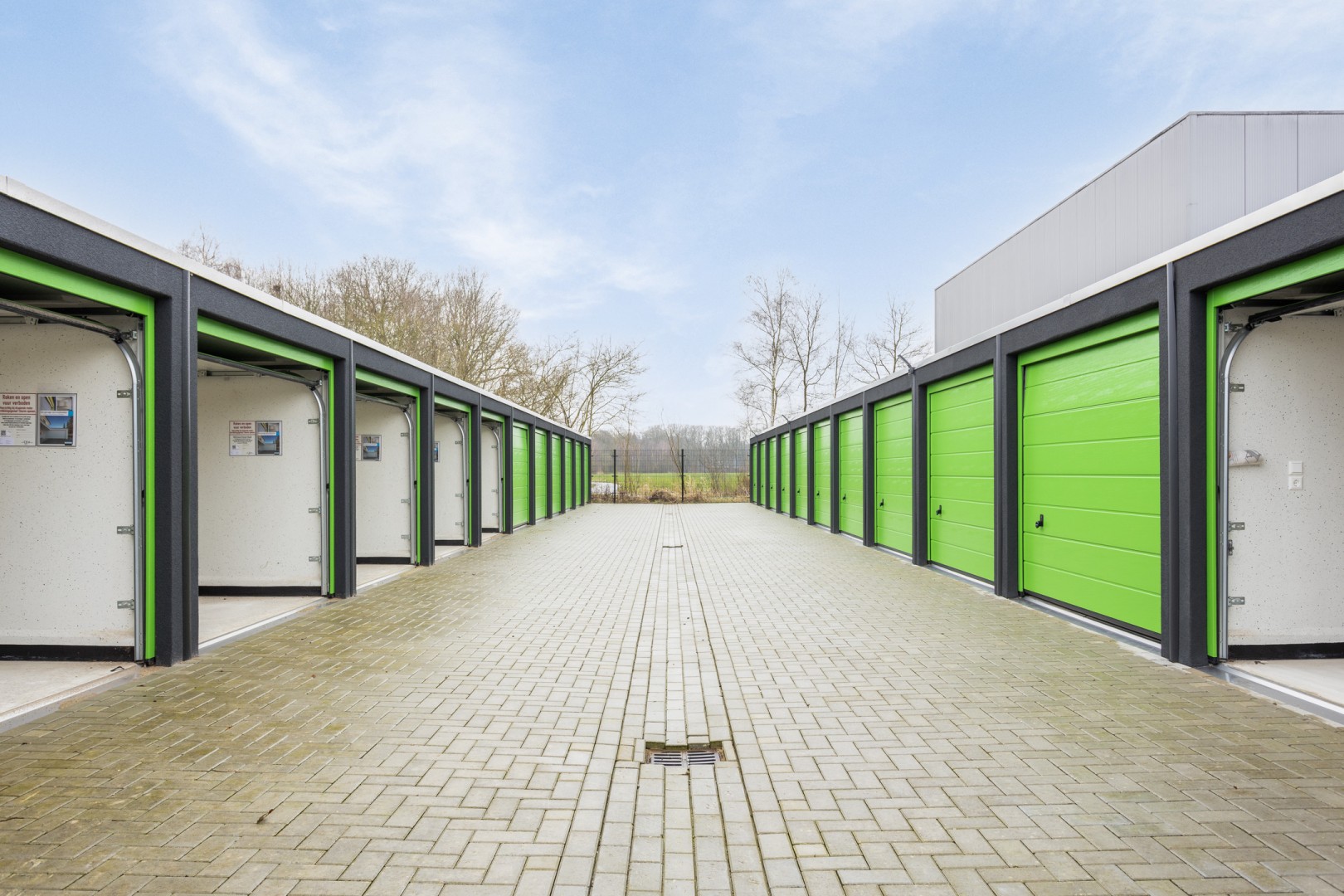 Jaargetijdenweg 50-4 — Enschede — Garagebox huren