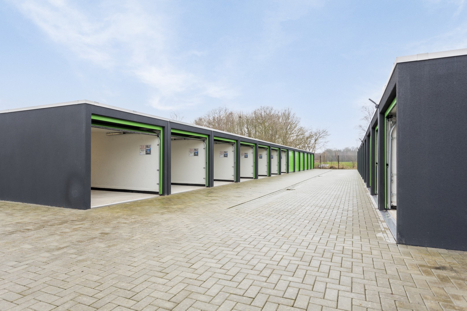 Jaargetijdenweg 50-9 — Enschede — Garagebox huren