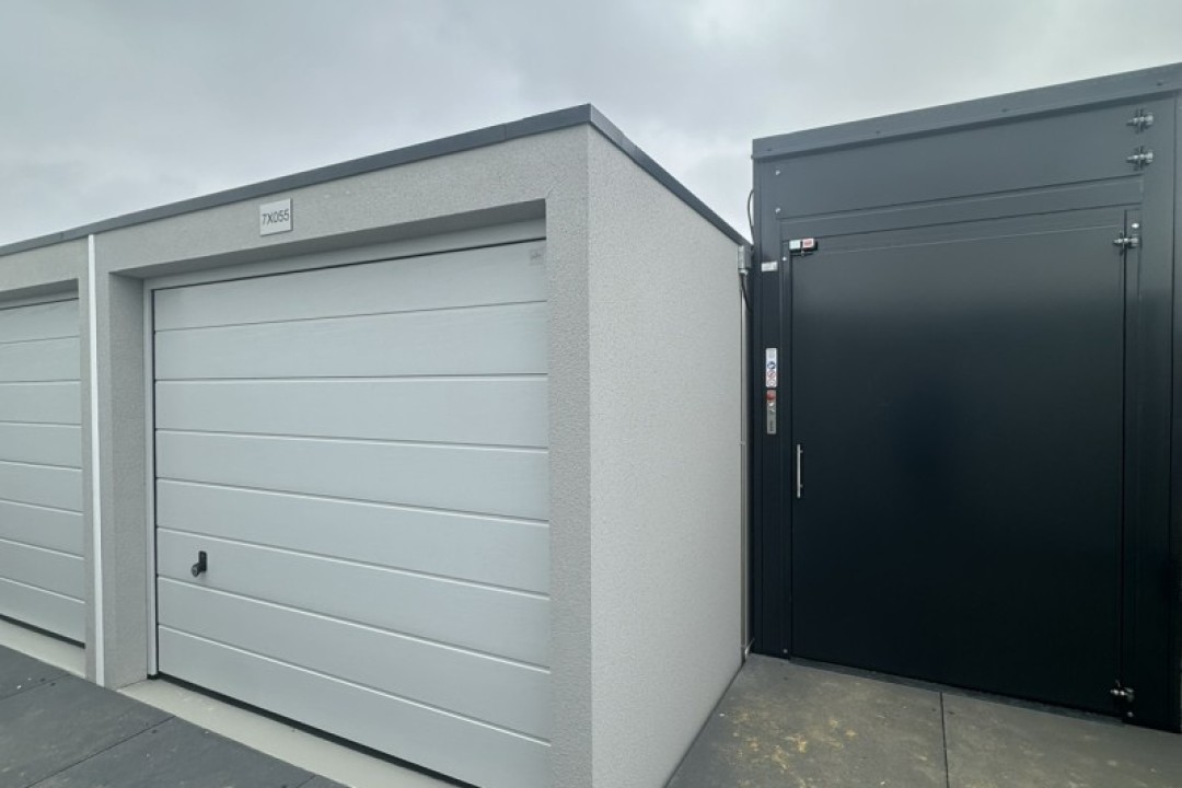 Molenvaart 7X055 — Brunssum — Garagebox huren