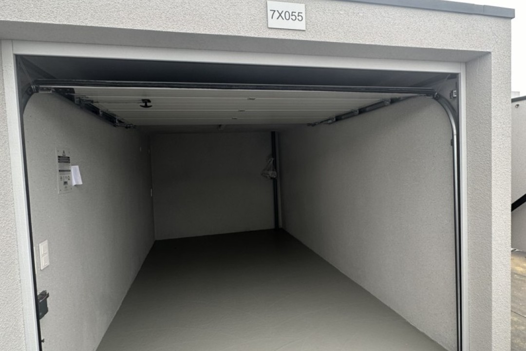 Molenvaart 7X055 — Brunssum — Garagebox huren