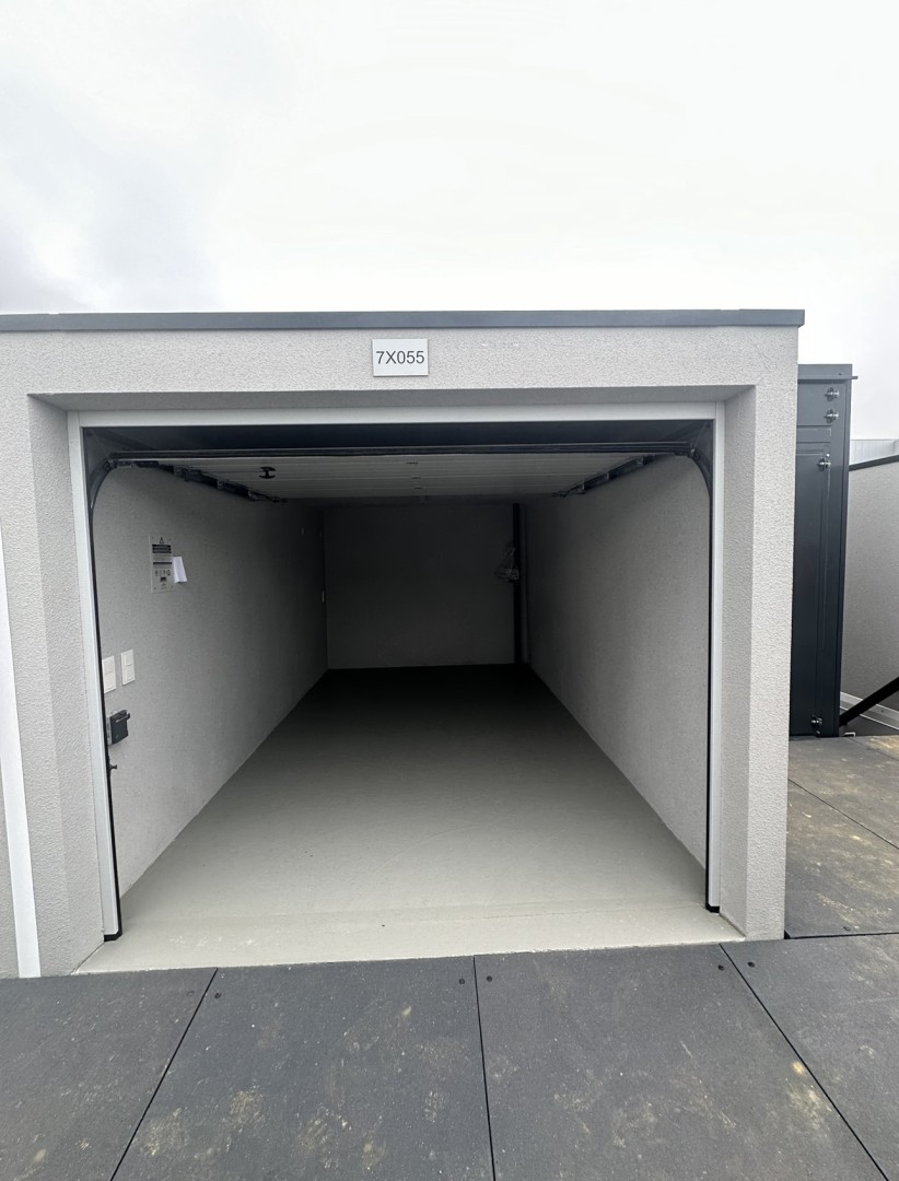 Molenvaart 7X055 — Brunssum — Garagebox huren