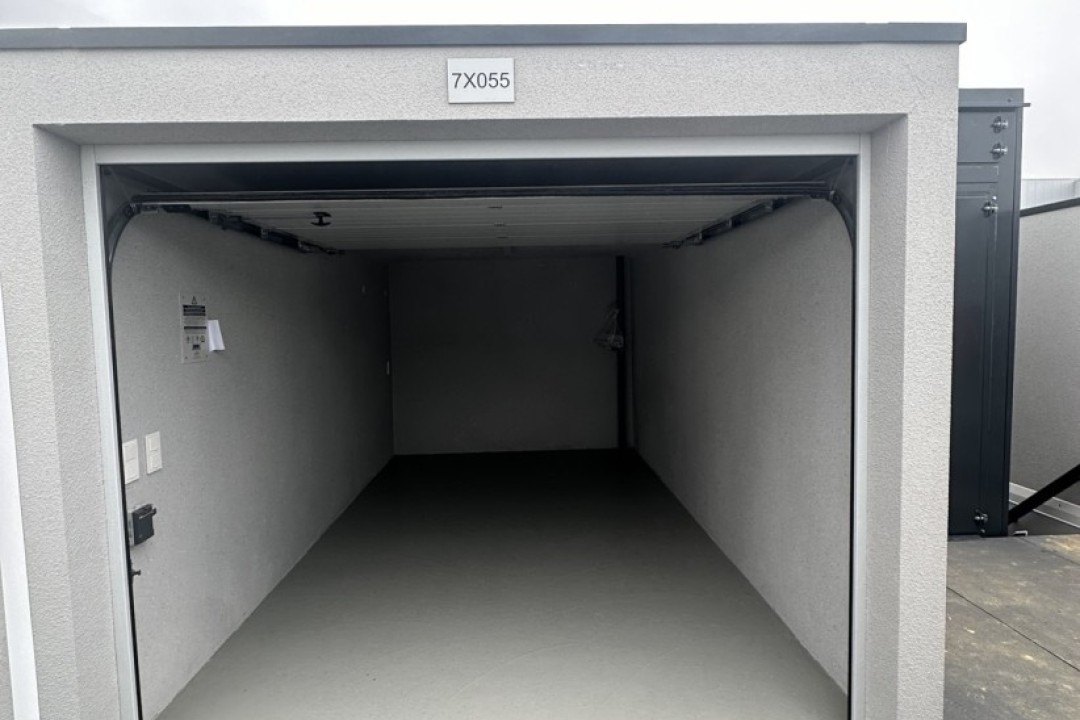 Molenvaart 7X055 — Brunssum — Garagebox huren