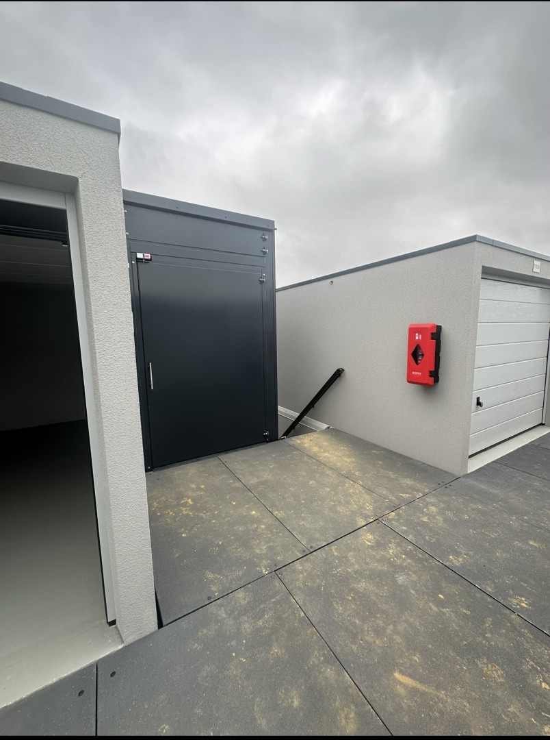 Molenvaart 7X055 — Brunssum — Garagebox huren