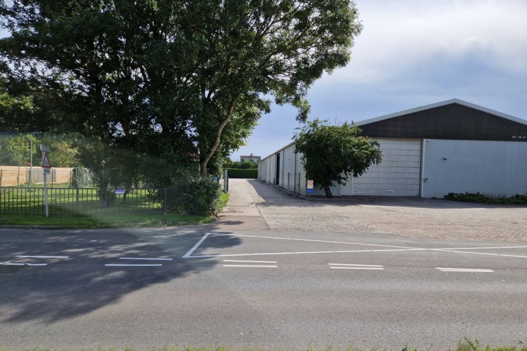 IJweg 1624 — Nieuw-Vennep — Garagebox huren