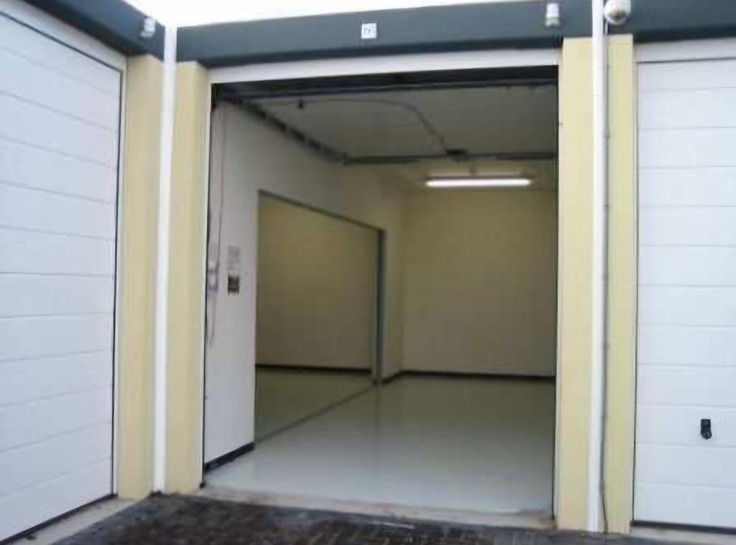 Kwikstraat 3 — Lelystad — Garagebox huren