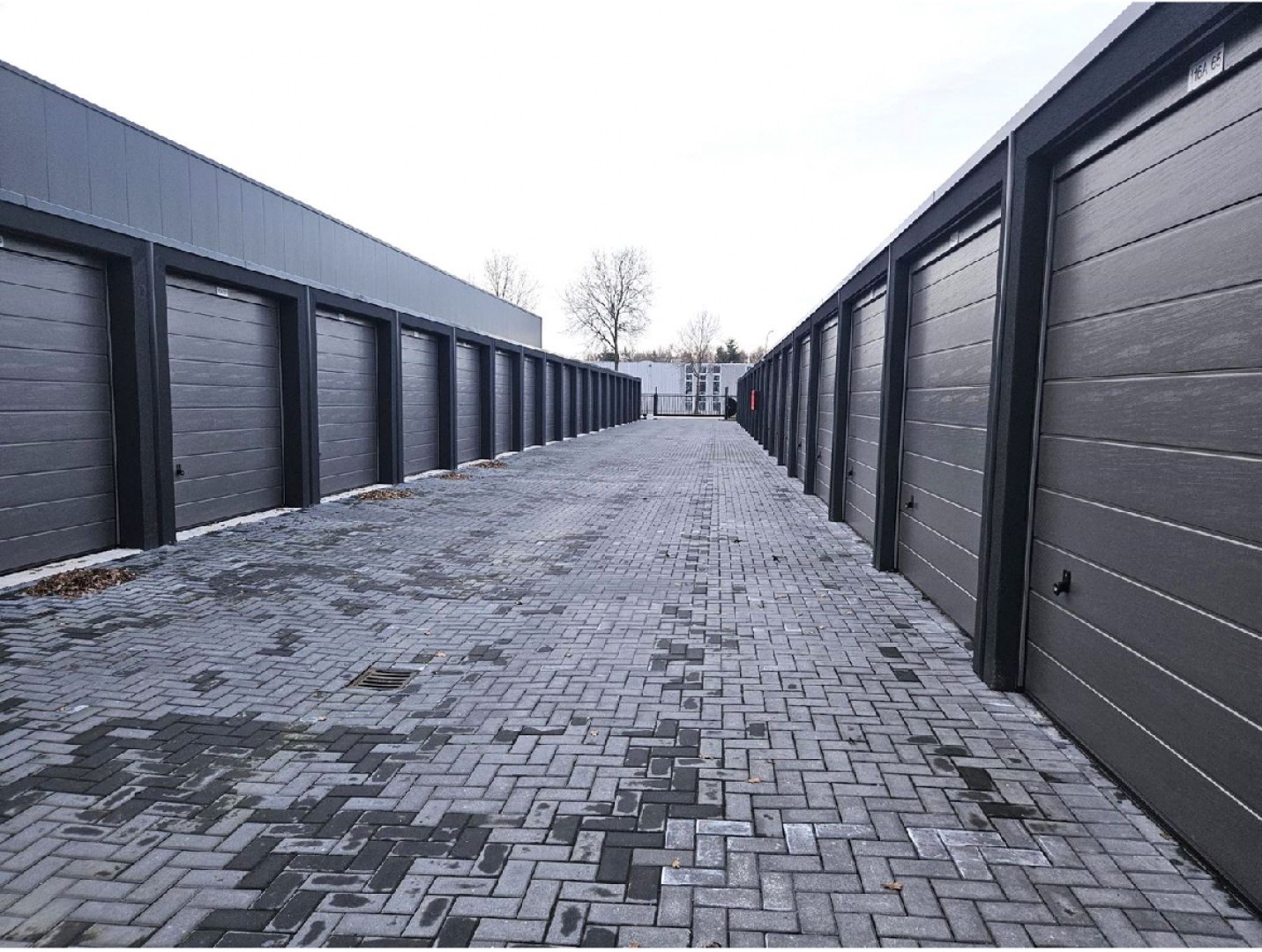 Phileas Foggstraat 116A — Emmen — Garagebox huren