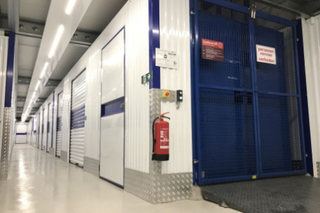 Pampuslaan 139 — Weesp — Self-storage / Mini opslag