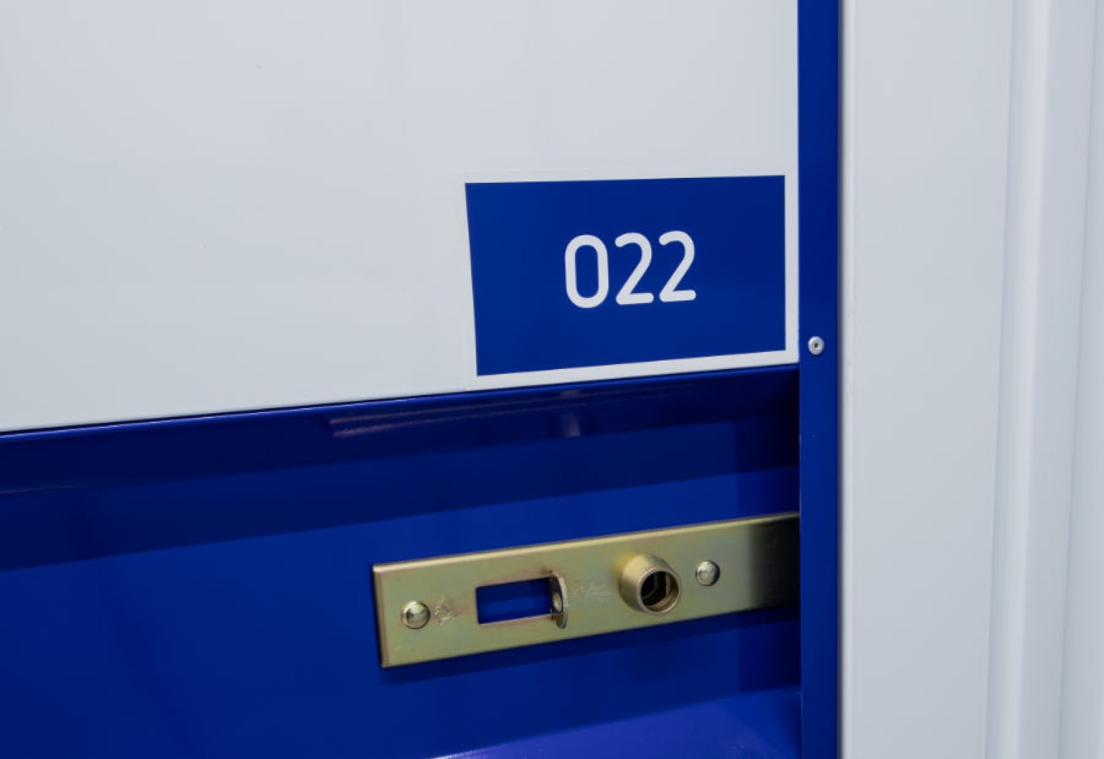 Pampuslaan 139 — Weesp — Self-storage / Mini opslag