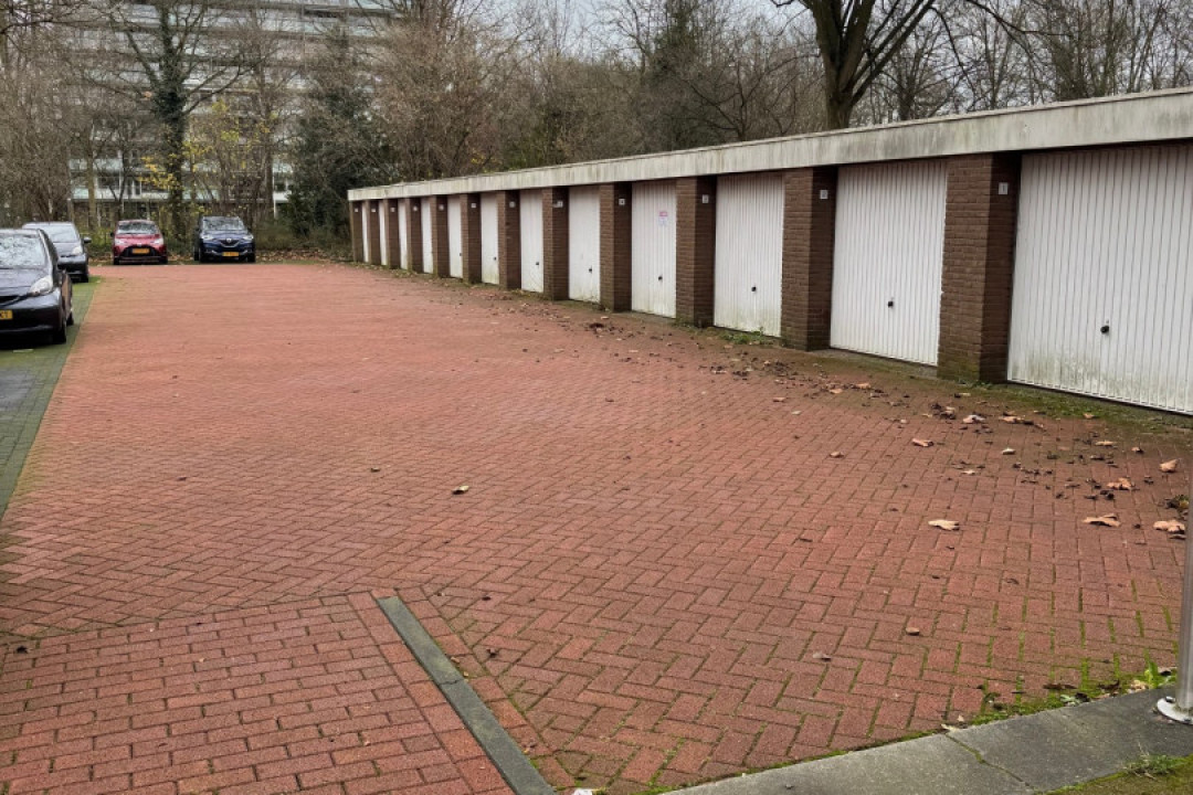 Alm 4 — Zwolle — Garagebox huren