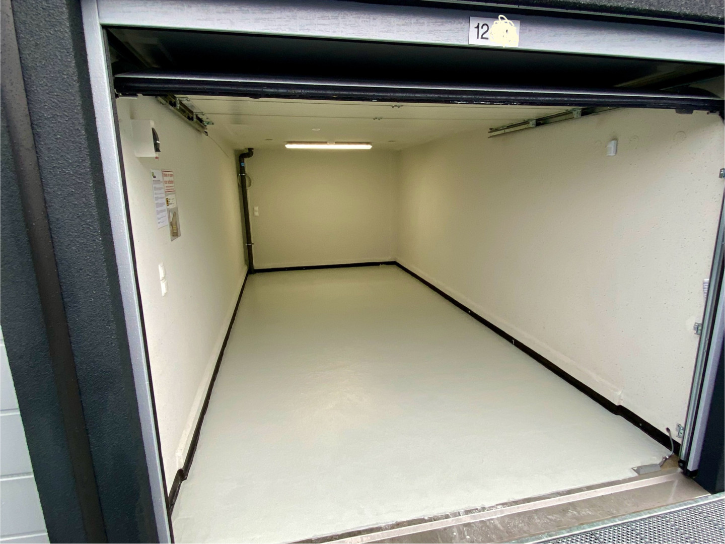 Binnendelta 12 — Blaricum — Garagebox huren