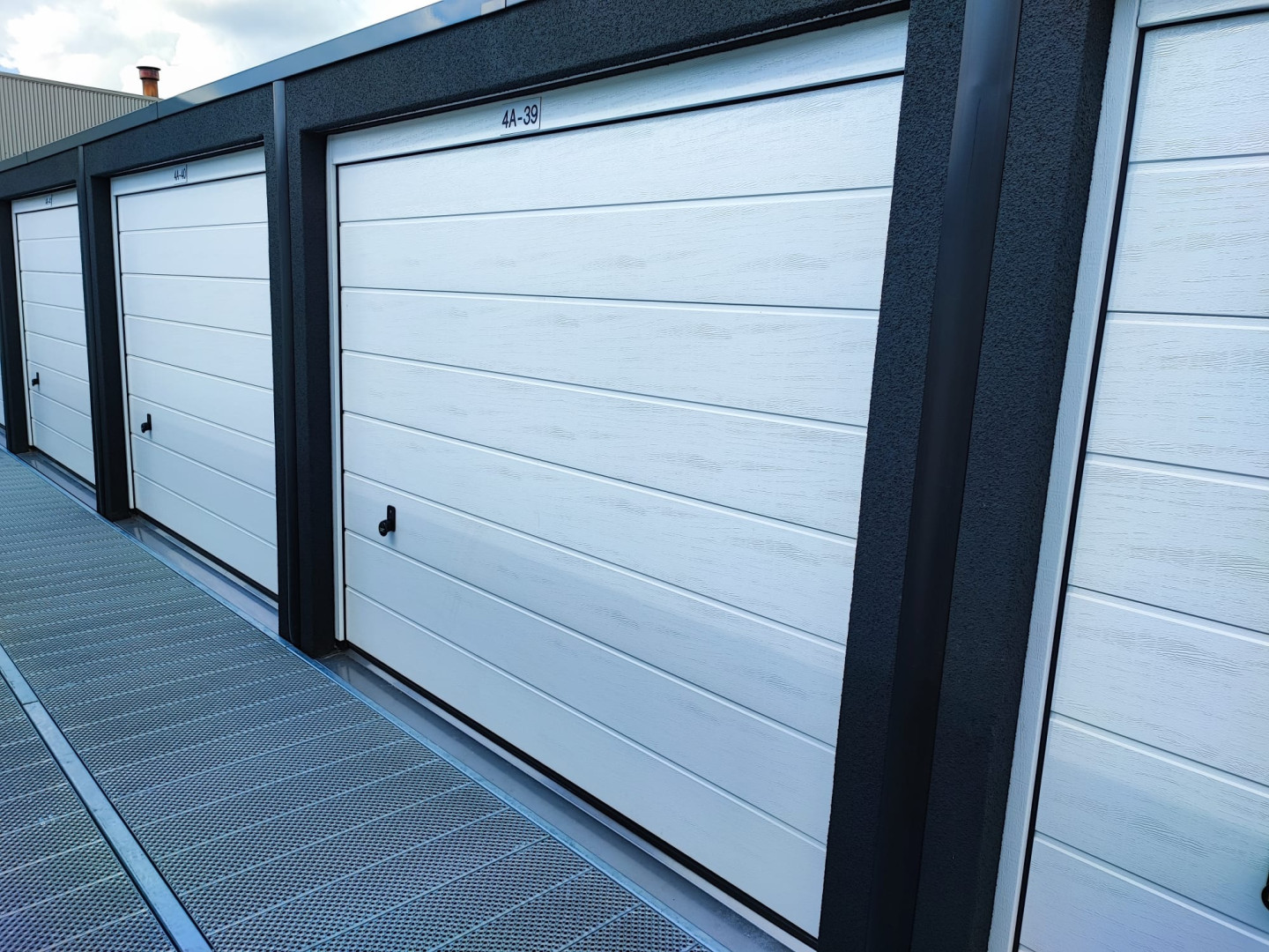 De sondert 4 — Venlo — Garagebox huren