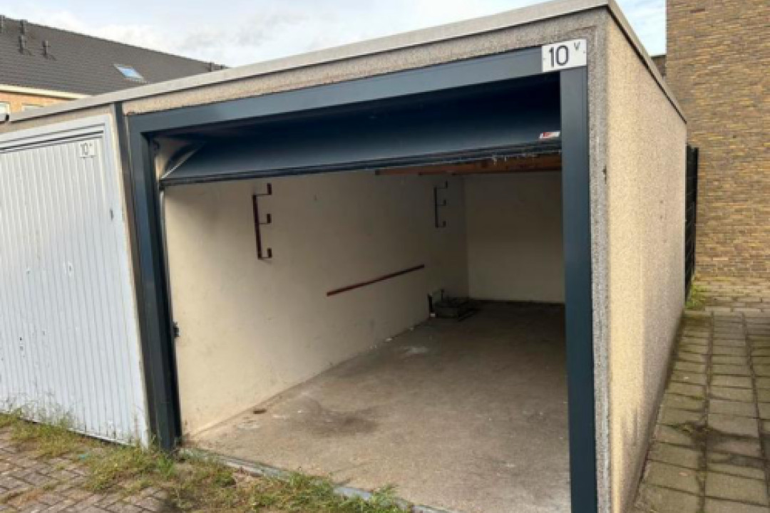 Titus brandsmastraat 10 — Roosendaal — Garagebox huren
