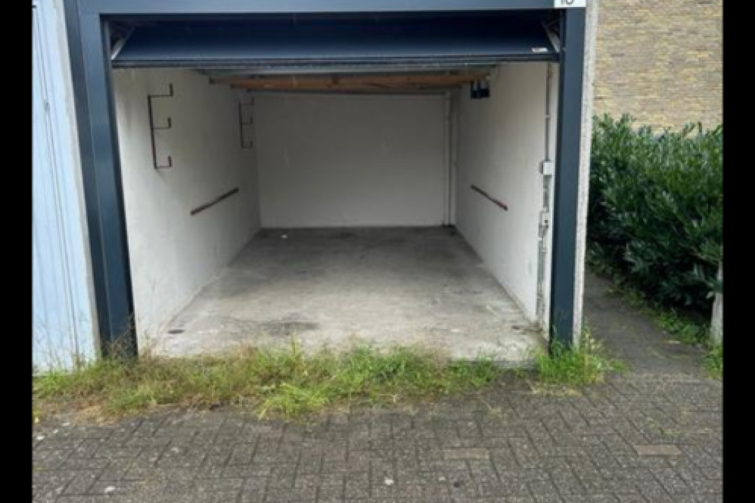 Titus brandsmastraat 10 — Roosendaal — Garagebox huren