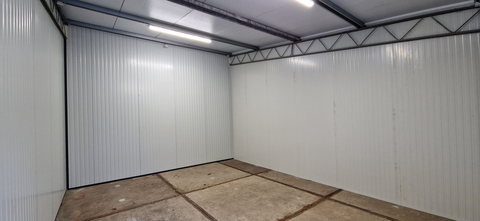 Oosterhoutsestraat 89b — Oosterhout — Garagebox huren