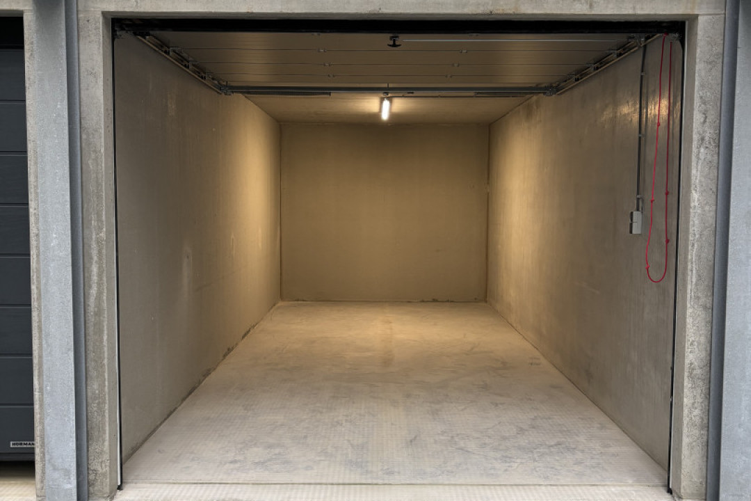 Conservenweg 71-77 — Roelofarendsveen — Garagebox huren