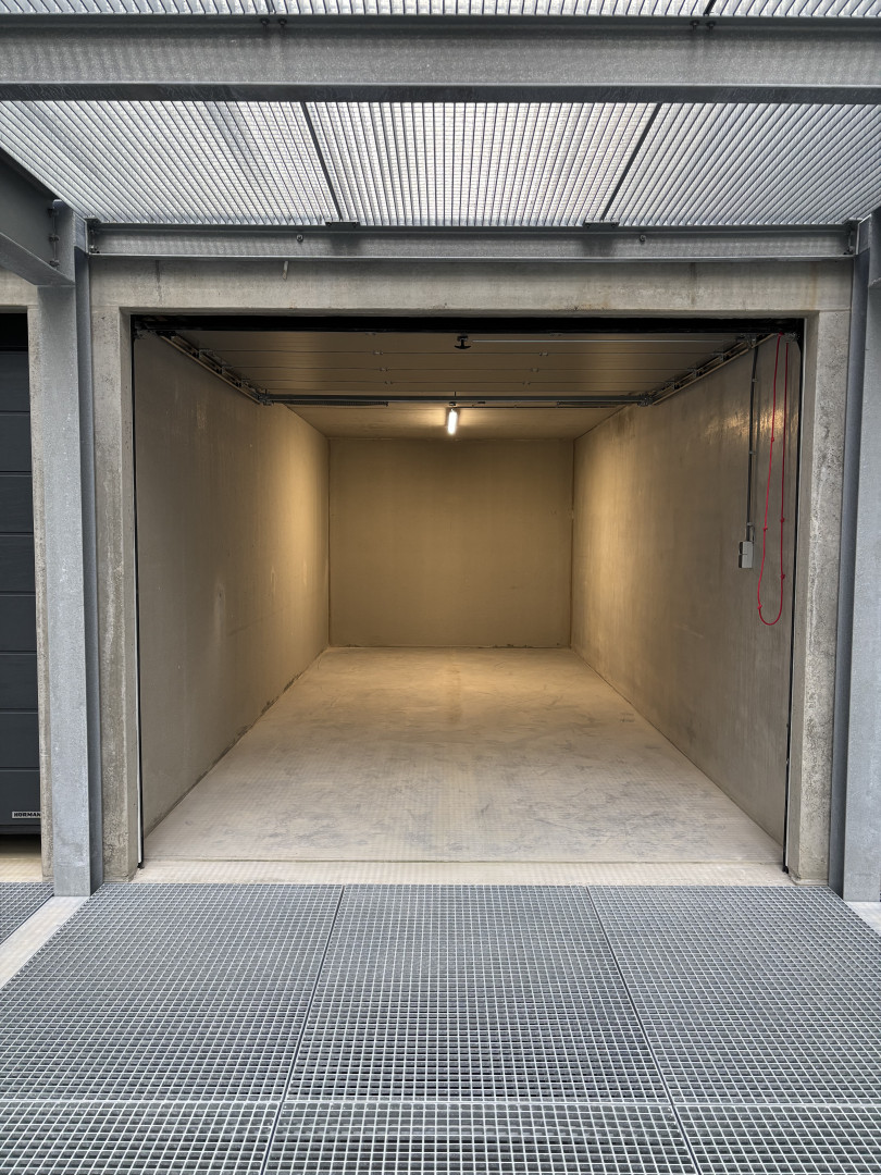 Conservenweg 71-77 — Roelofarendsveen — Garagebox huren