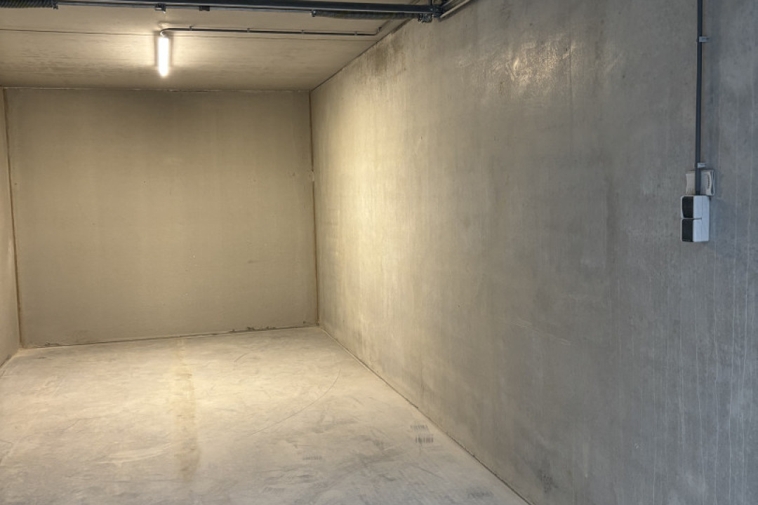 Conservenweg 71-77 — Roelofarendsveen — Garagebox huren