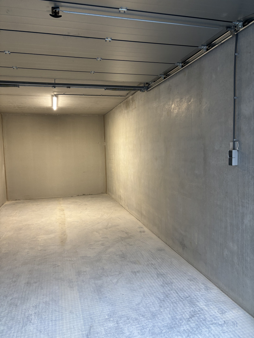 Conservenweg 71-77 — Roelofarendsveen — Garagebox huren
