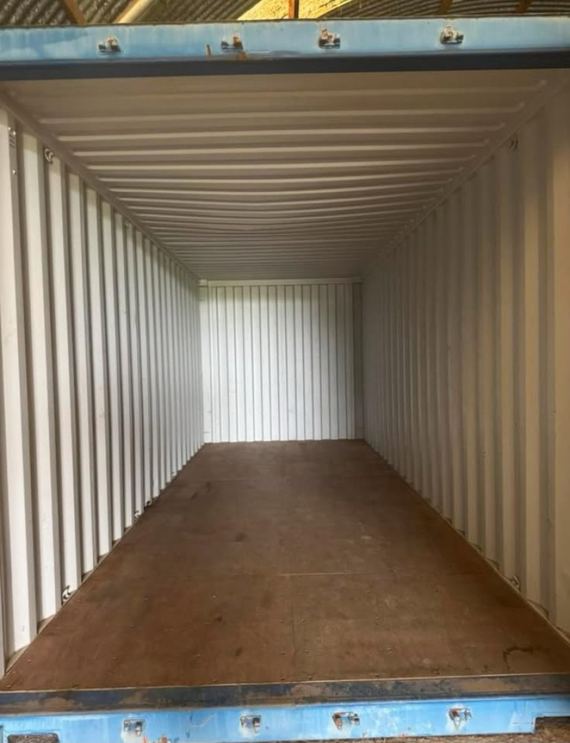 Hereweg 36 — Bierum — Opslag (zee)container huren