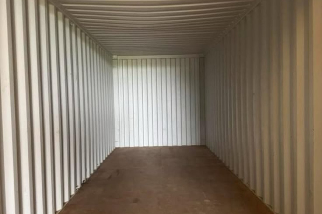 Hereweg 36 — Bierum — Opslag (zee)container huren