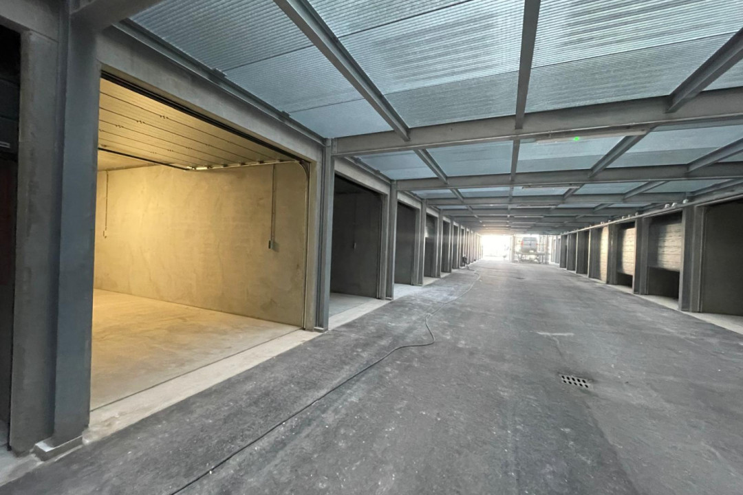 Kabelweg 25 — Roelofarendsveen — Garagebox huren